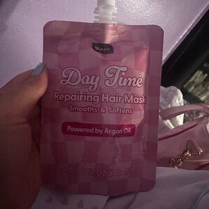 Pink Day Time Repairing Hair Mask